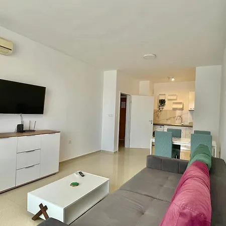Sunflower - Private - Bsr - 2 Apartment *